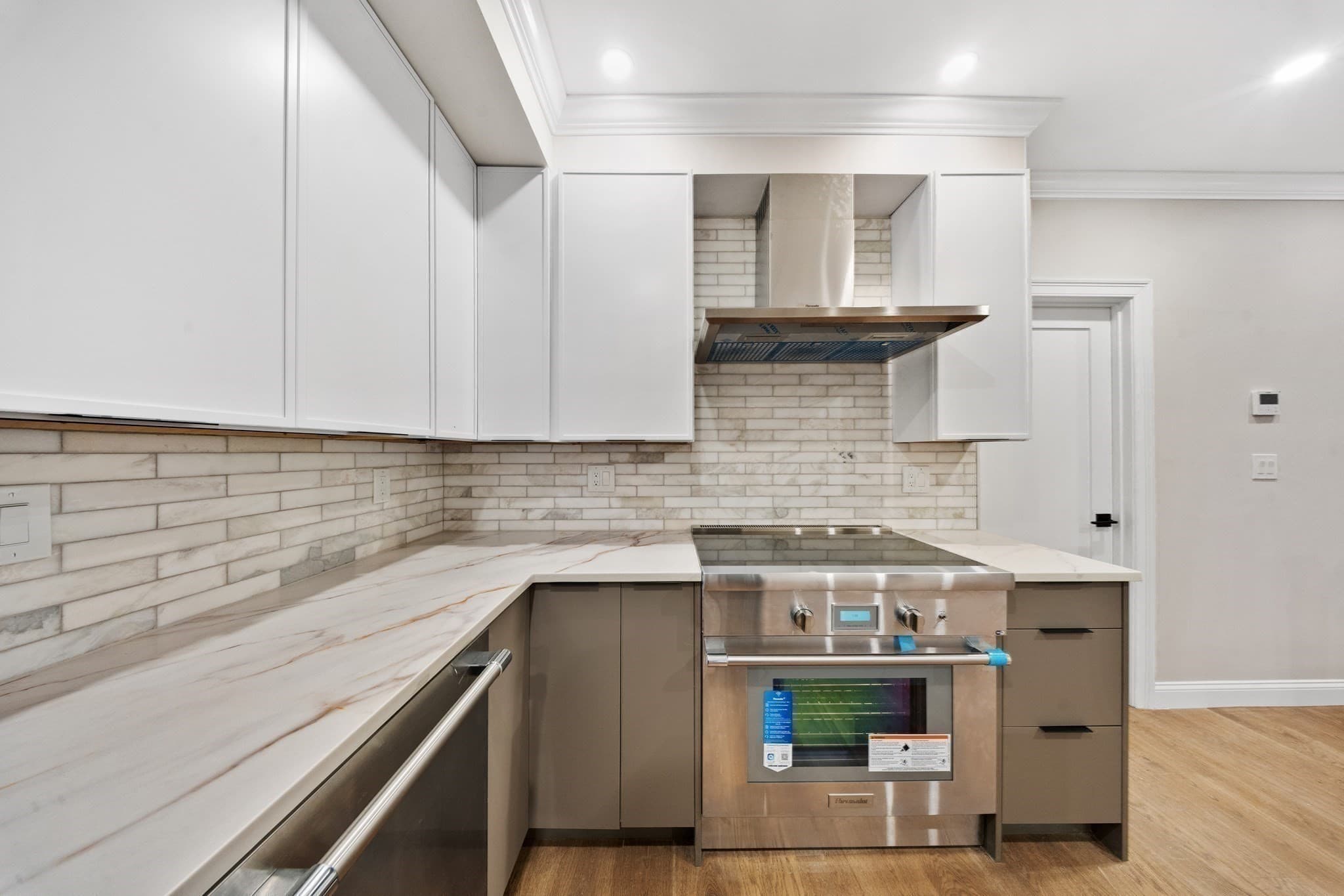 Single Family Residence at 20-21 Shawmut St, Boston MA 02116, photo 9 of 37