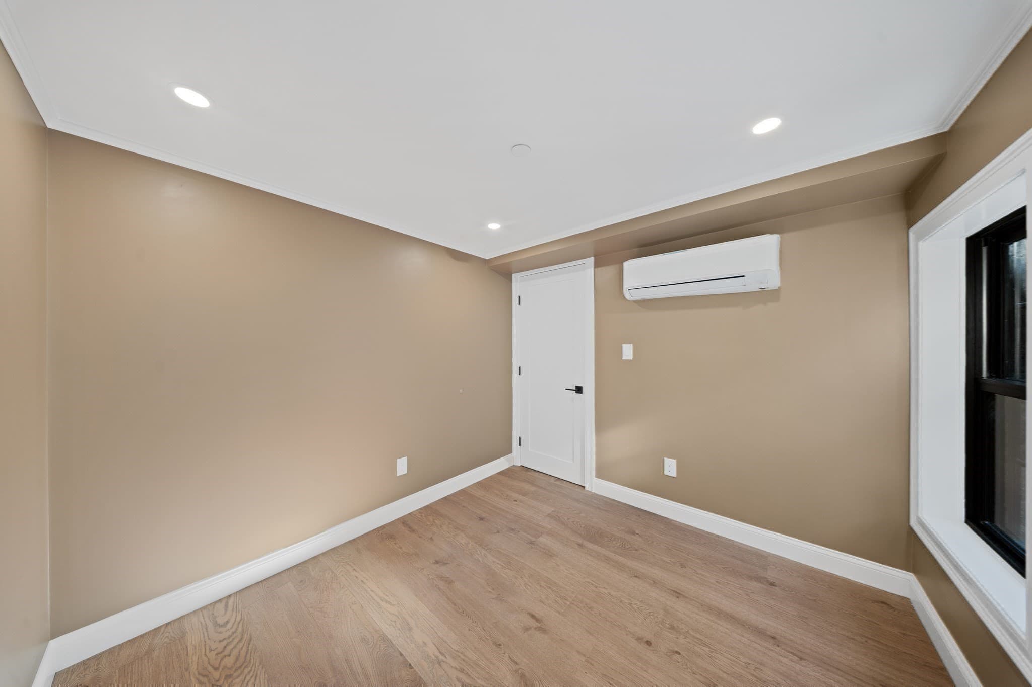 Single Family Residence at 20-21 Shawmut St, Boston MA 02116, photo 34 of 37