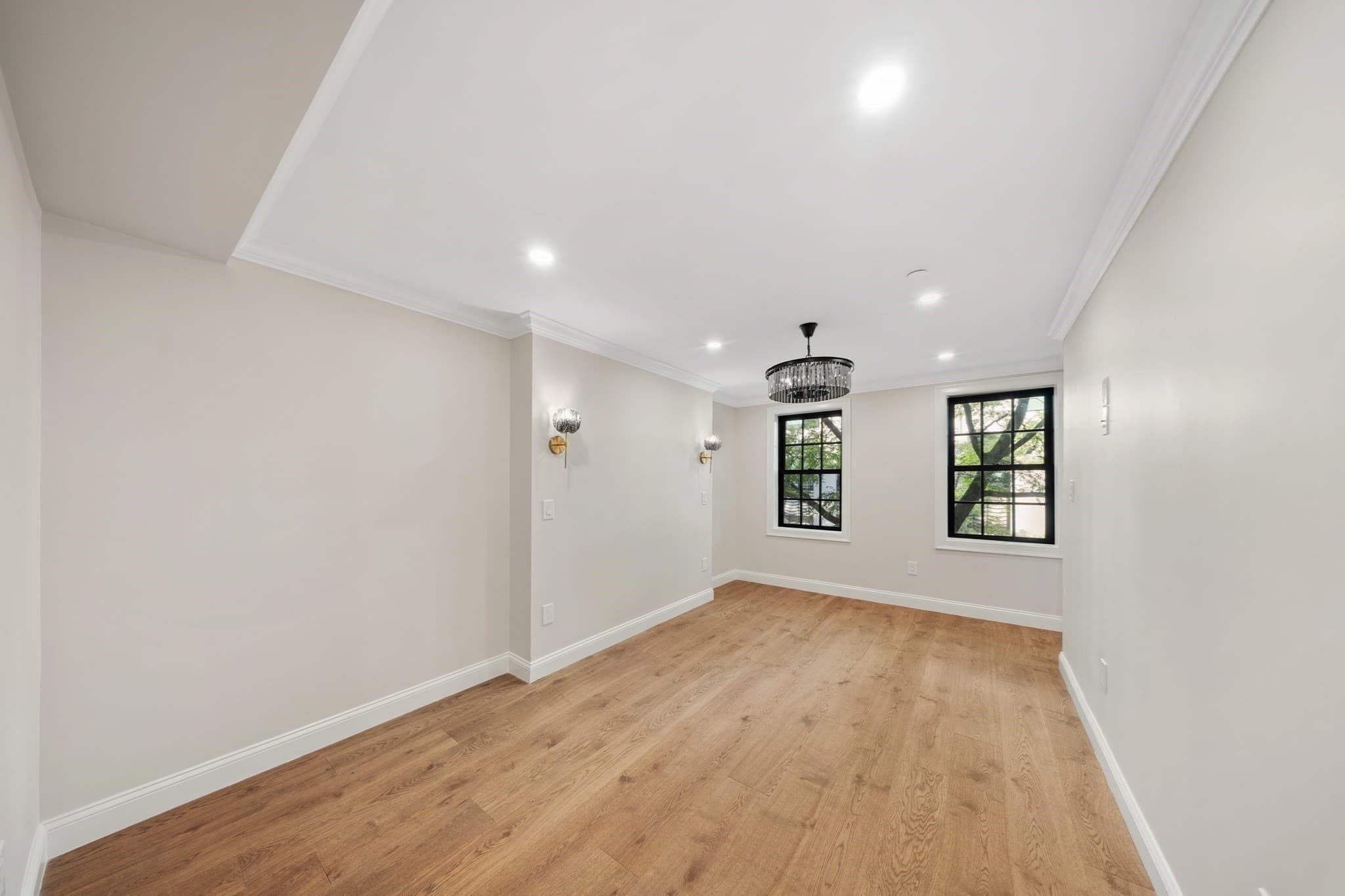 Single Family Residence at 20-21 Shawmut St, Boston MA 02116, photo 18 of 37