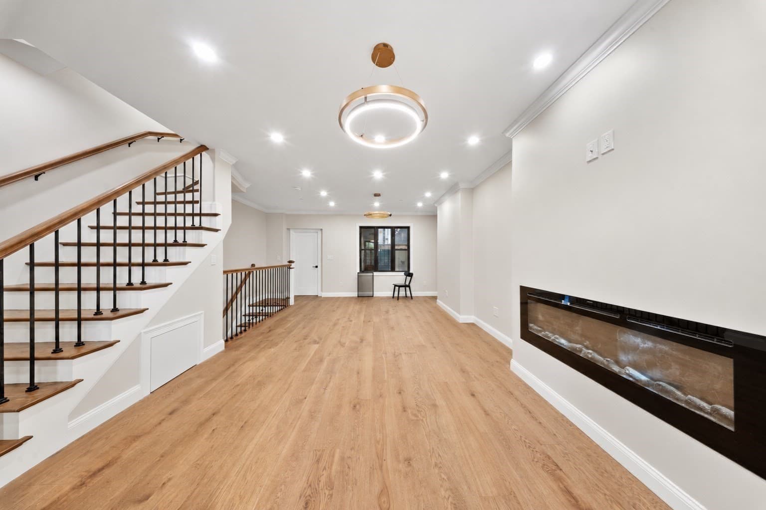 Single Family Residence at 20-21 Shawmut St, Boston MA 02116, photo 4 of 37