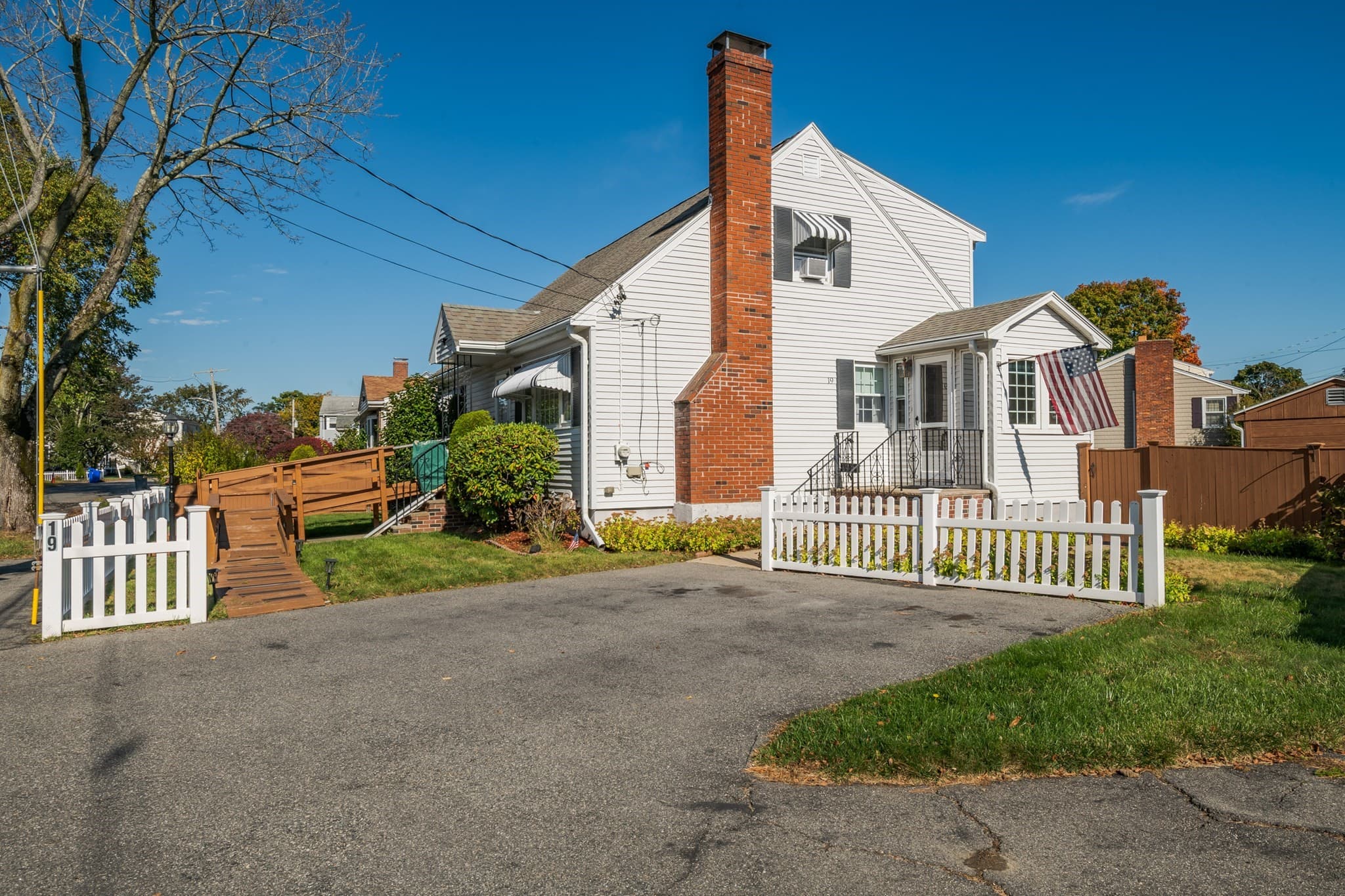 Single Family Residence at 19 Sabino Farm Rd, Peabody MA 01960, photo 2 of 40