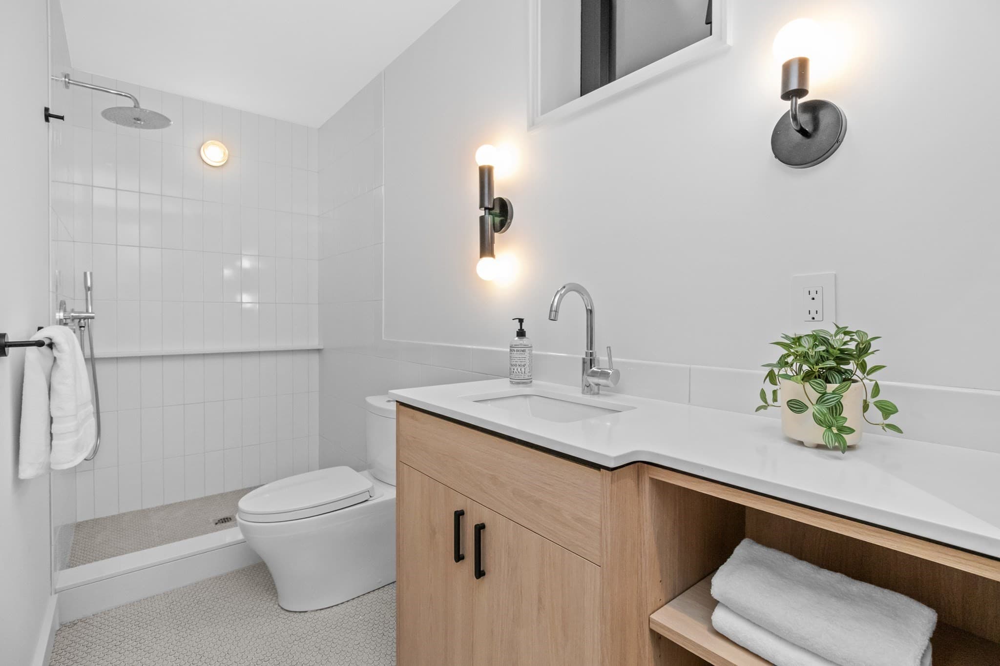 Condominium at 8 Holworthy Terrace # 8, Cambridge MA 02138, Cambridge, photo 25 of 32