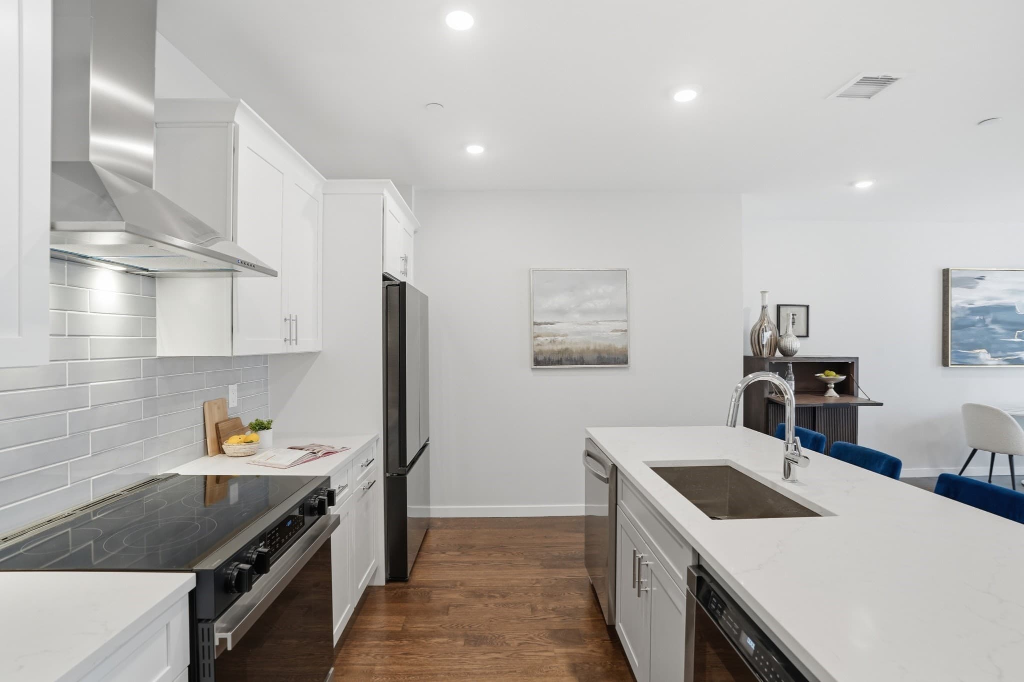 Condominium at 267 Old Colony # 611, Boston MA 02127, Boston, photo 3 of 17