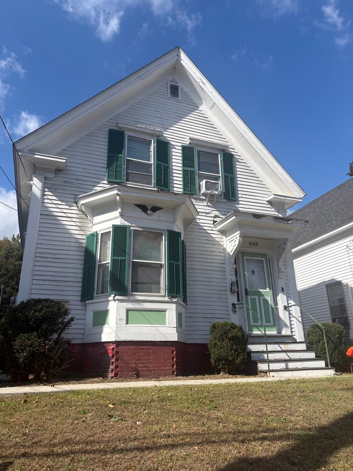 1088 Bridge St, Lowell MA 01850