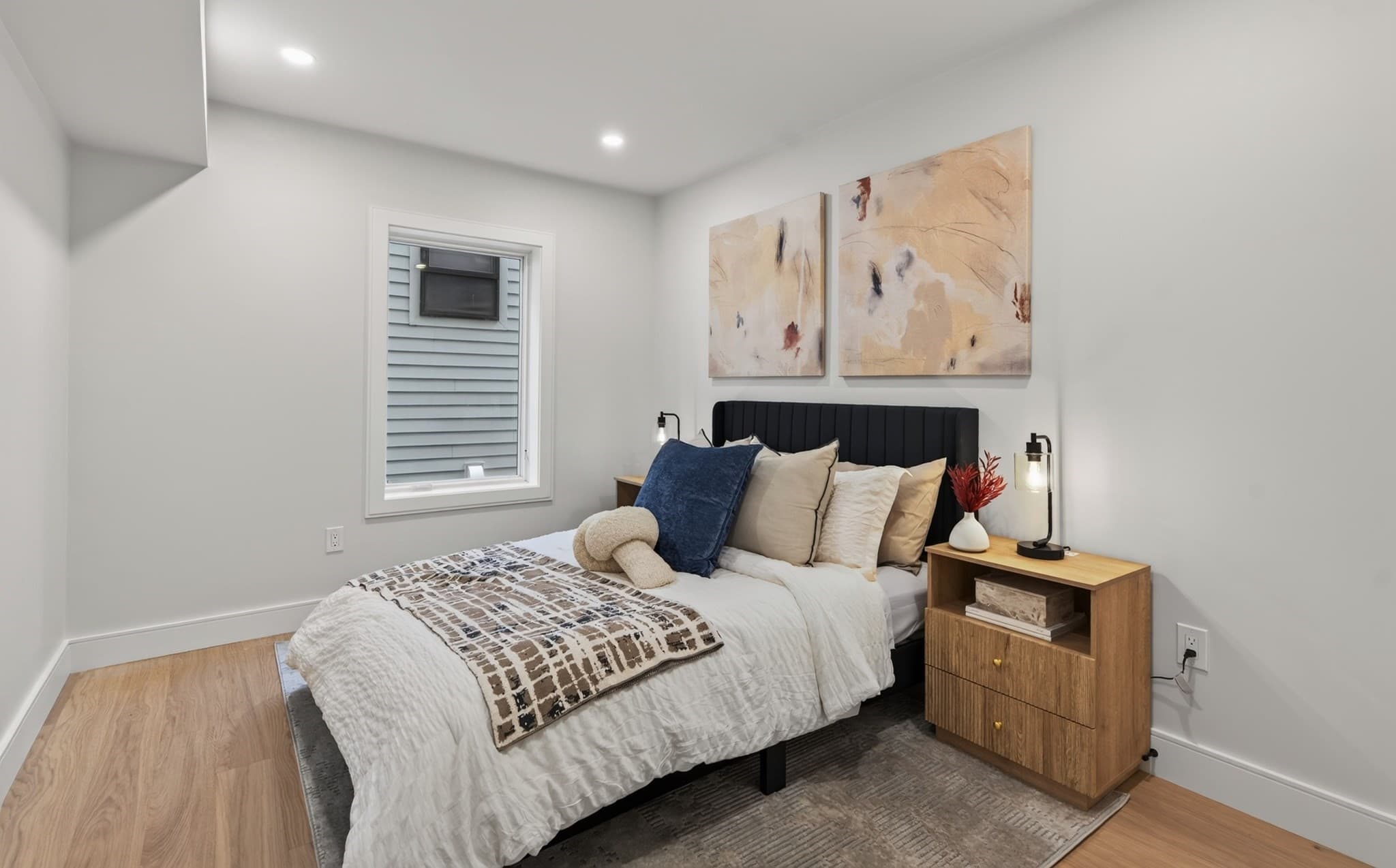 Condominium at 250 Bremen # 3, Boston MA 02128, Boston, photo 9 of 11