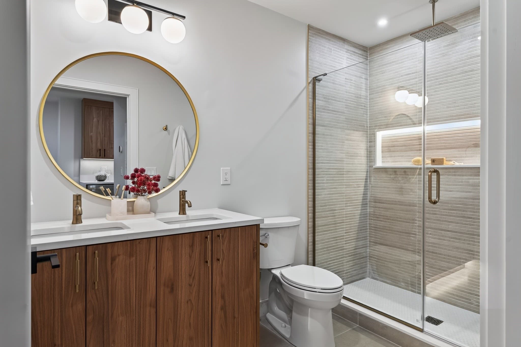 Condominium at 250 Bremen # 3, Boston MA 02128, Boston, photo 8 of 11