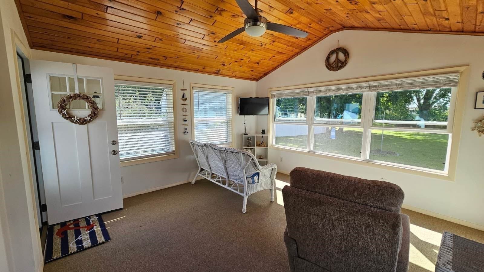 Single Family Residence at 351 Ocean Grove Ave, Swansea MA 02777, photo 7 of 24