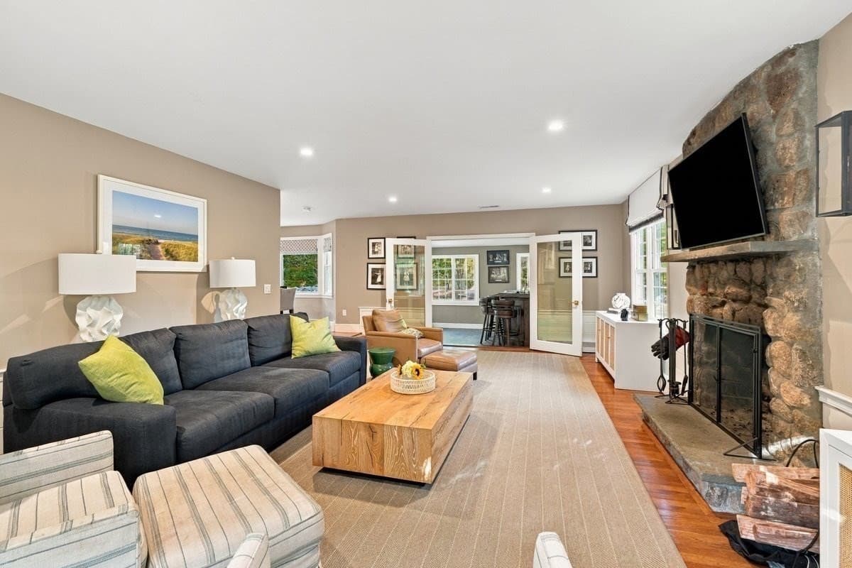 Single Family Residence at 19 Whitney Woods Lane, Cohasset MA 02025, Cohasset, photo 4 of 28