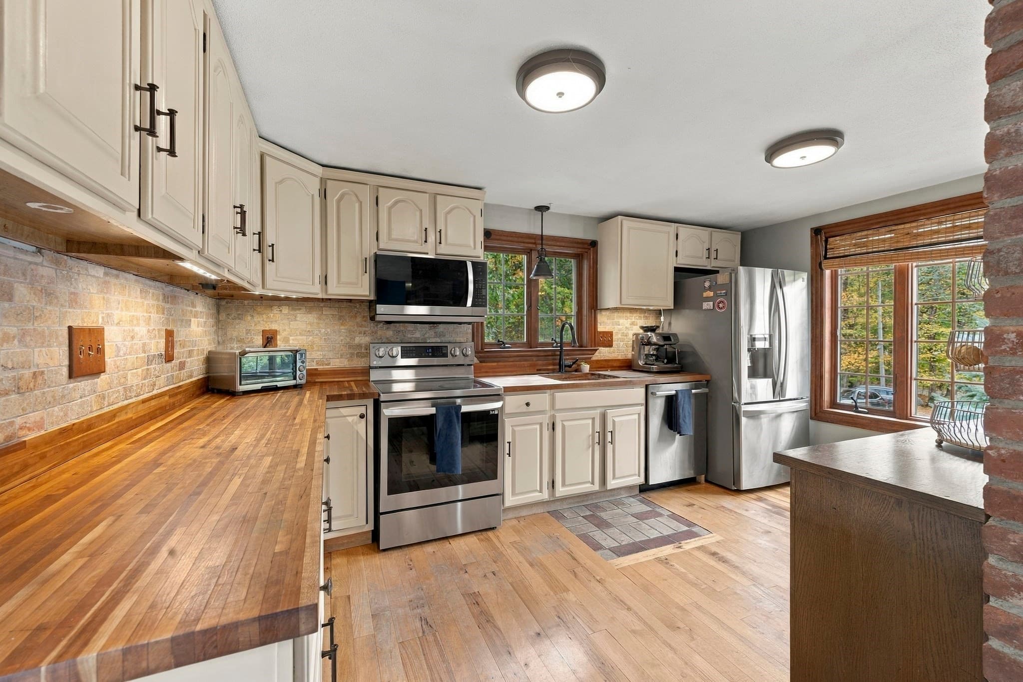 Single Family Residence at 252 Leavitt St, Hingham MA 02043, Hingham, photo 9 of 31