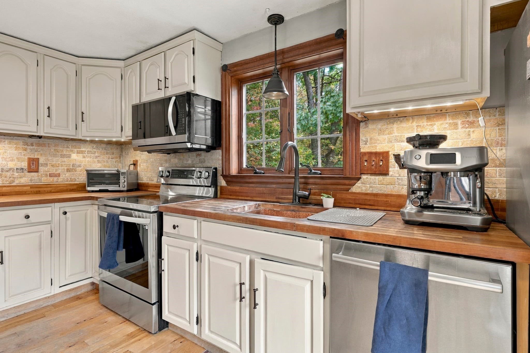 Single Family Residence at 252 Leavitt St, Hingham MA 02043, Hingham, photo 10 of 31