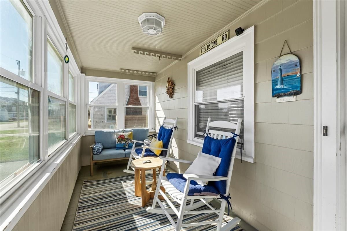Single Family Residence at 6 Seagate Cir, Scituate MA 02066, photo 3 of 28