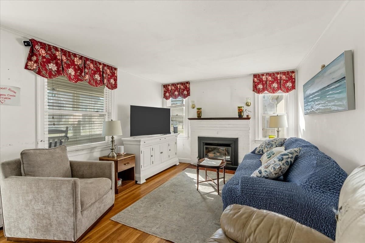 Single Family Residence at 6 Seagate Cir, Scituate MA 02066, photo 5 of 28