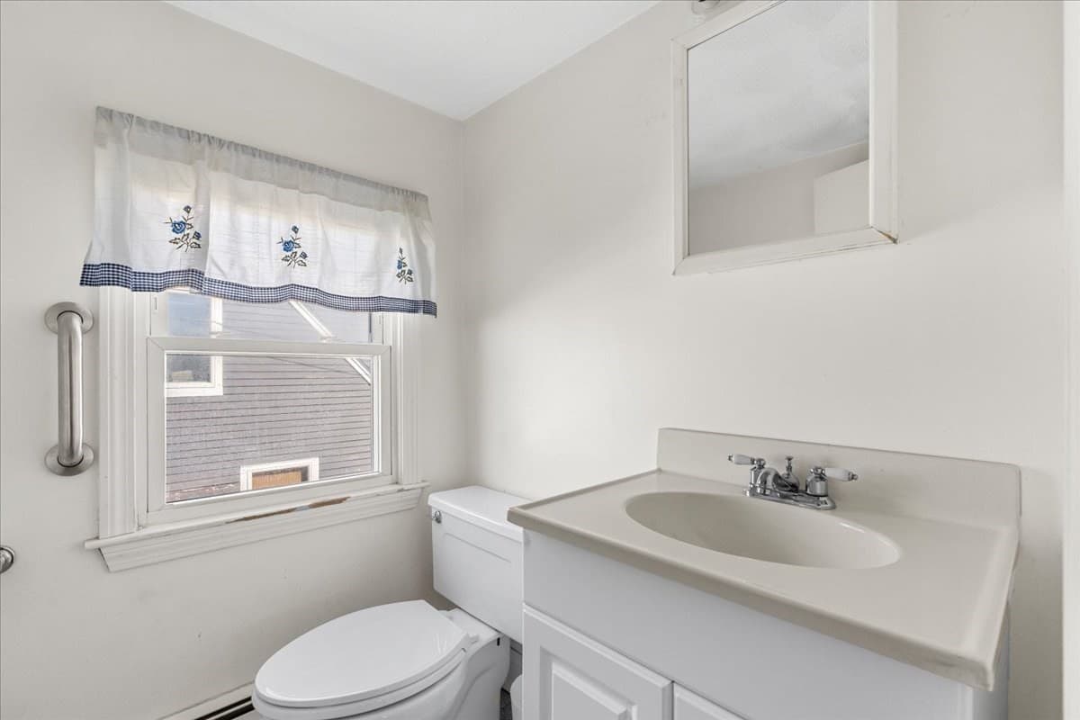 Single Family Residence at 6 Seagate Cir, Scituate MA 02066, photo 15 of 28