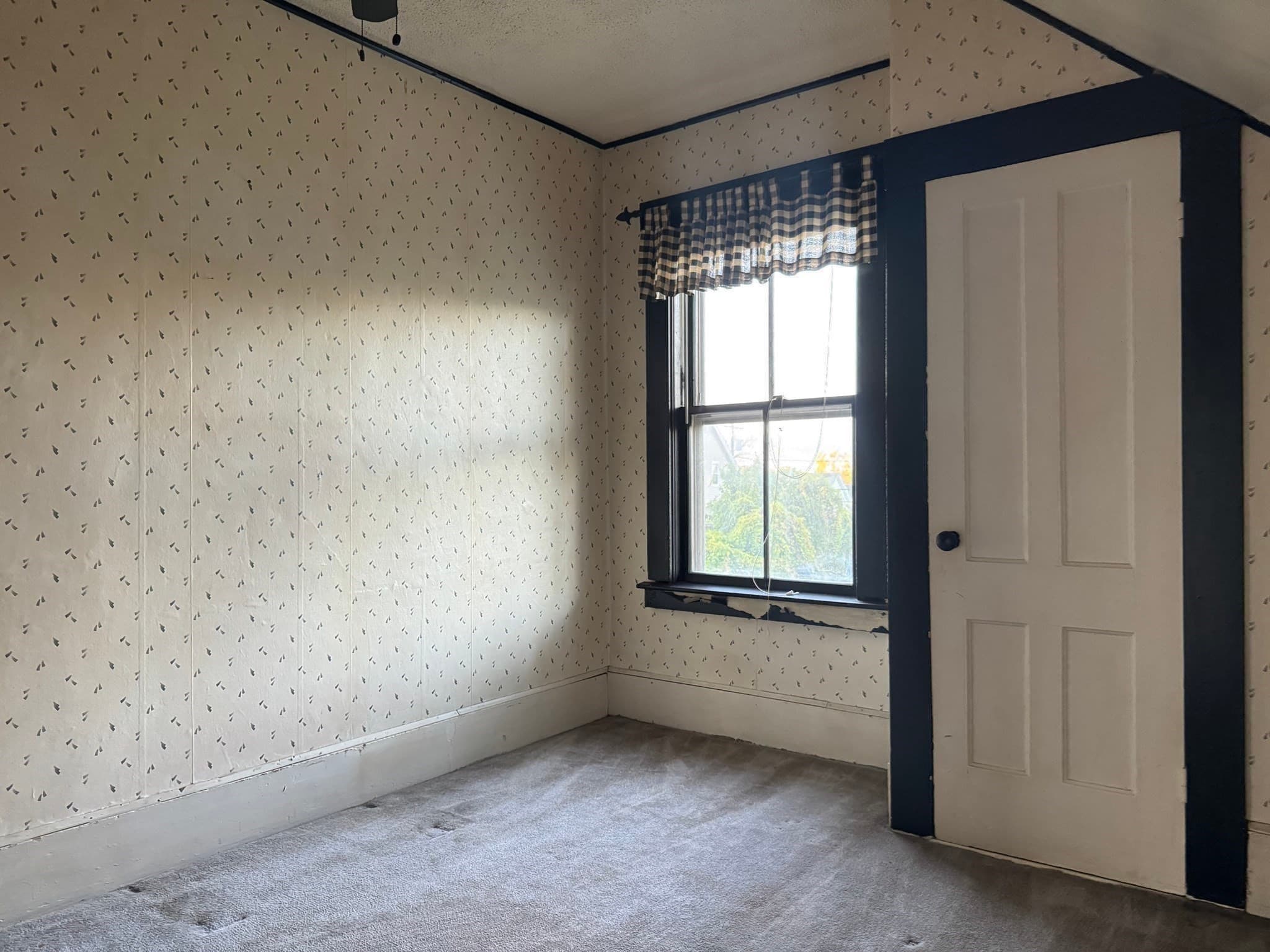 Single Family Residence at 181 W London, Lowell MA 01852, photo 26 of 35