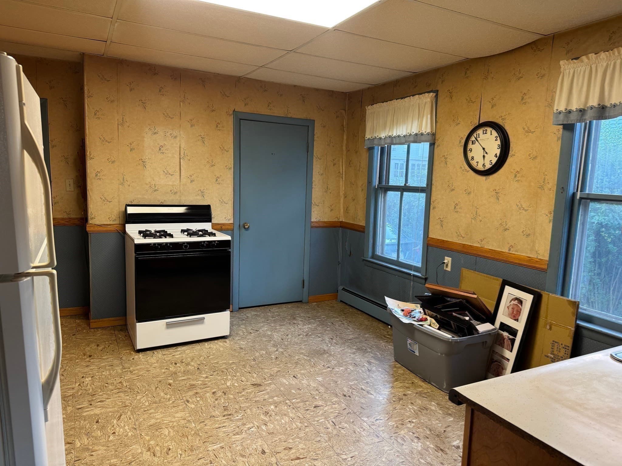 Single Family Residence at 181 W London, Lowell MA 01852, photo 14 of 35