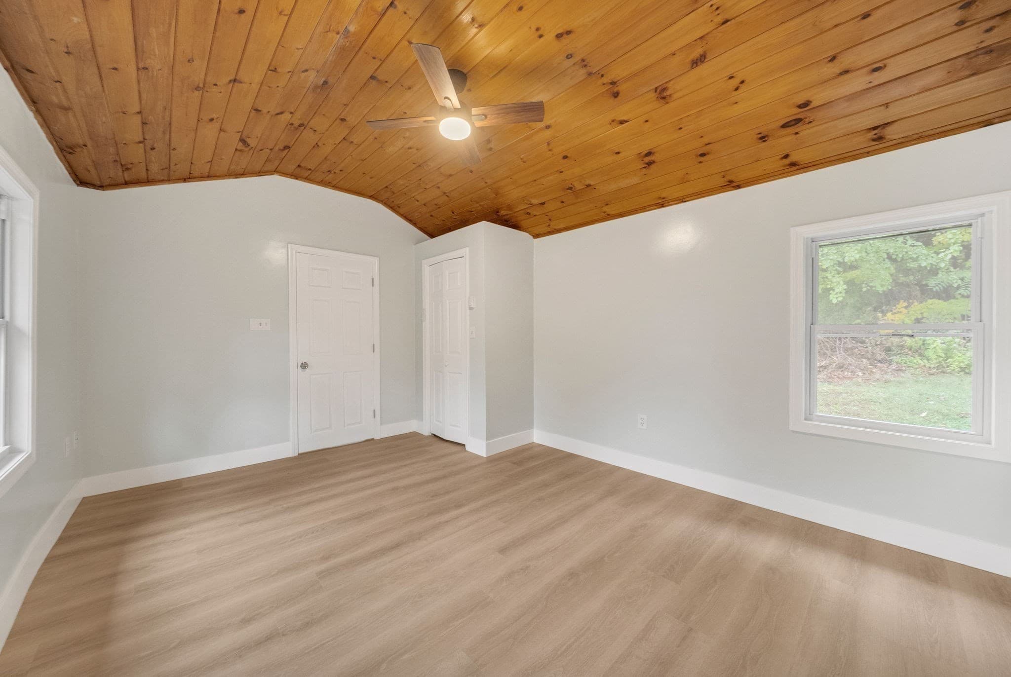 Single Family Residence at 72 Leeds St, Worcester MA 01606, photo 14 of 42
