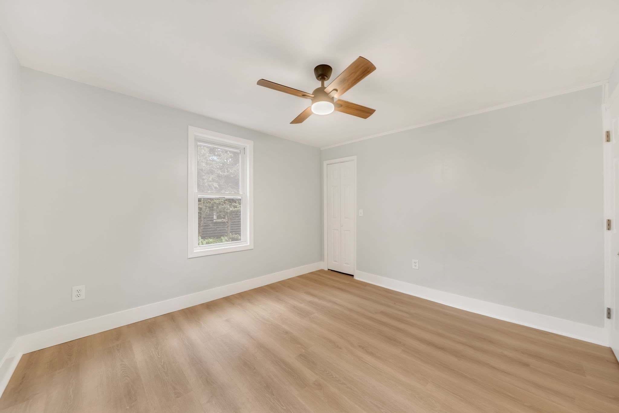 Single Family Residence at 72 Leeds St, Worcester MA 01606, photo 19 of 42