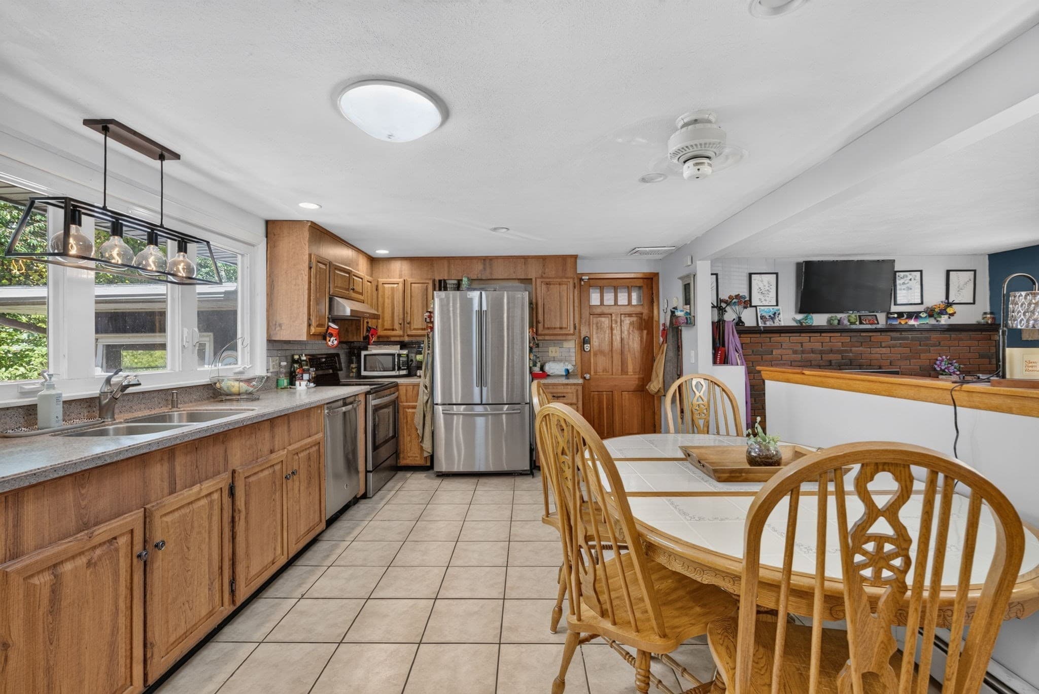 Single Family Residence at 6 Prospect Hill St, Taunton MA 02780, Taunton, photo 12 of 32
