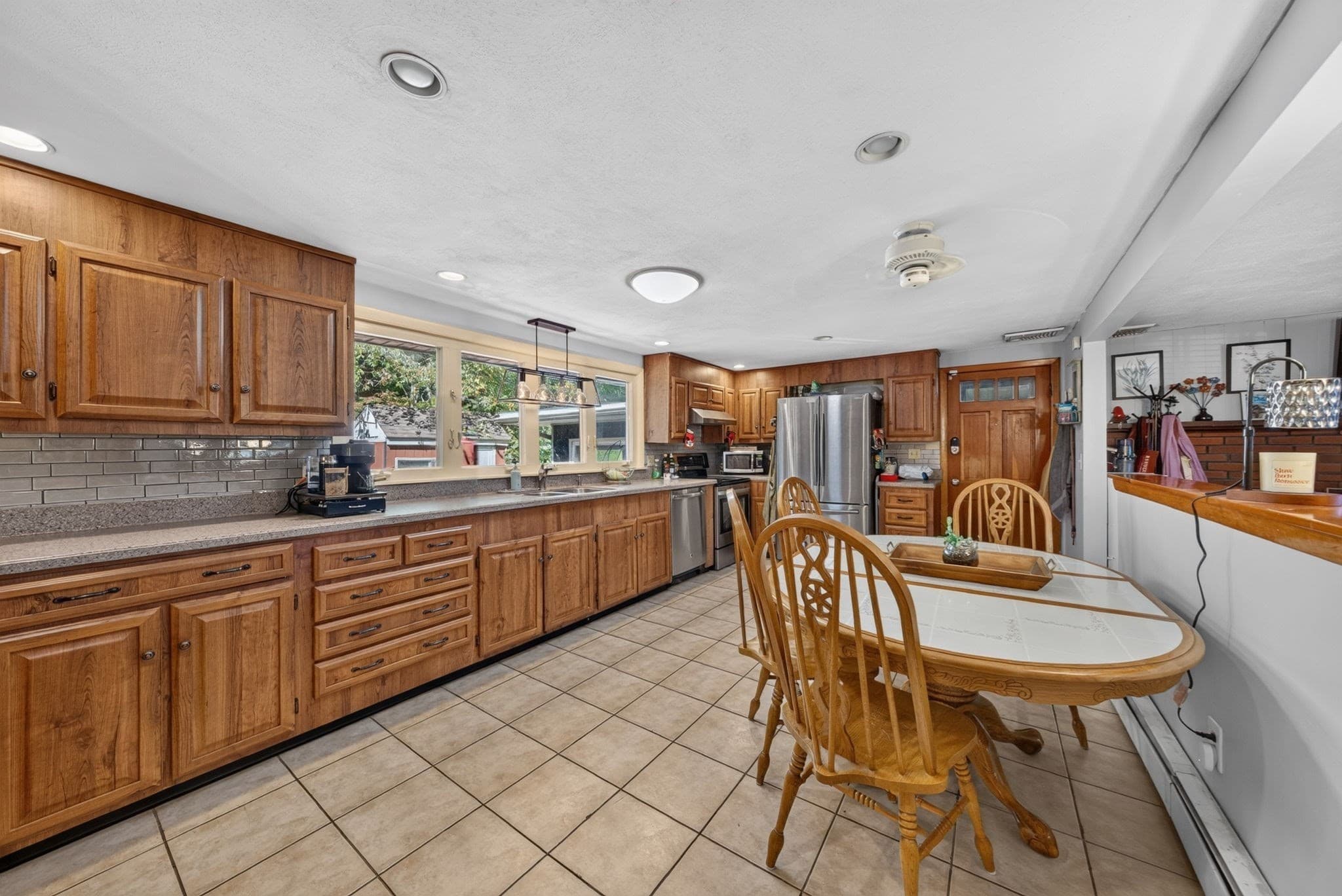 Single Family Residence at 6 Prospect Hill St, Taunton MA 02780, Taunton, photo 10 of 32