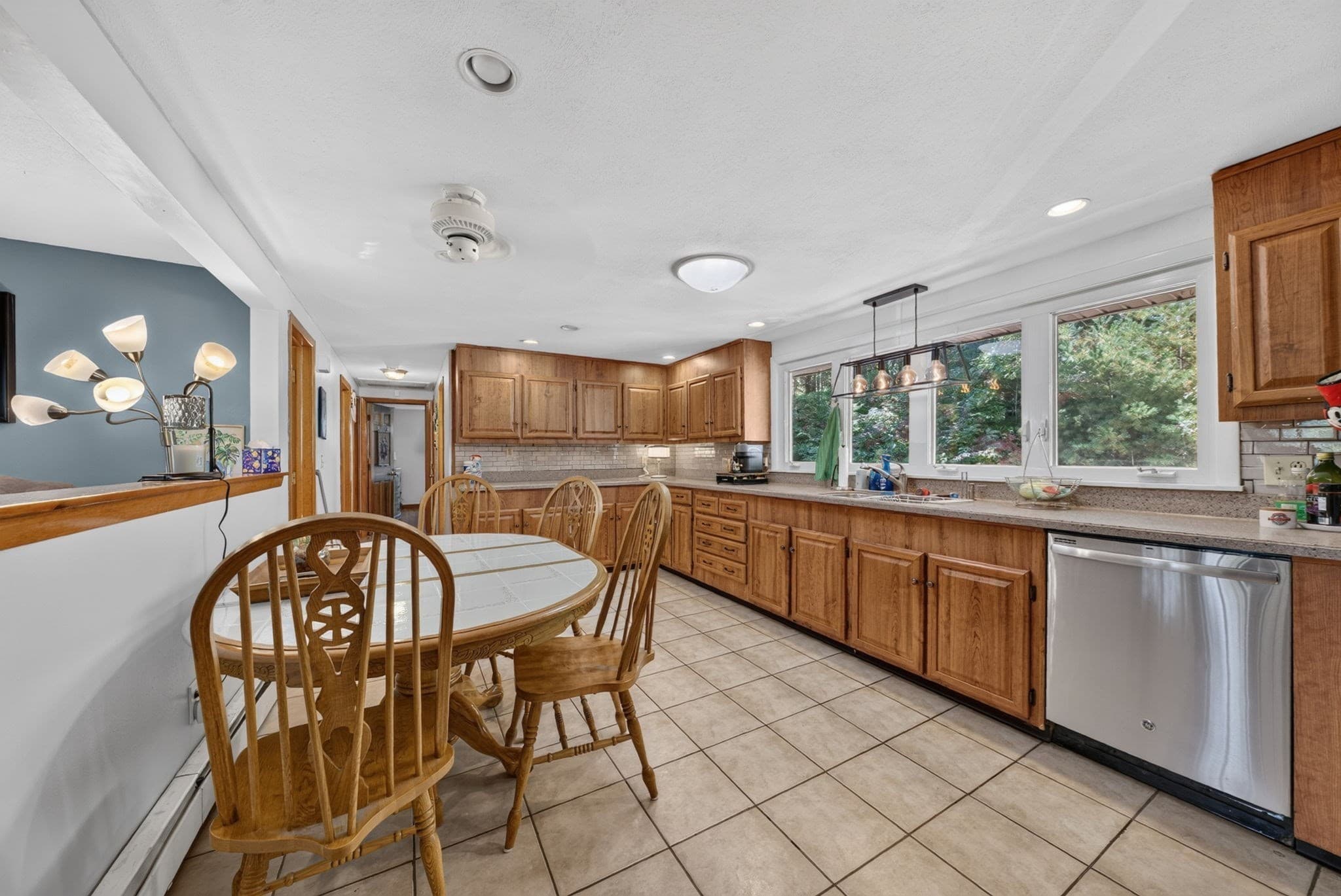 Single Family Residence at 6 Prospect Hill St, Taunton MA 02780, Taunton, photo 11 of 32