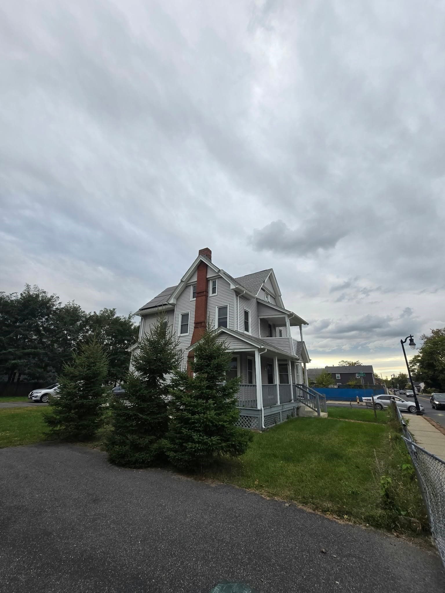 Single Family Residence at 246 Walnut St, Springfield MA 01105, Springfield, photo 3 of 5