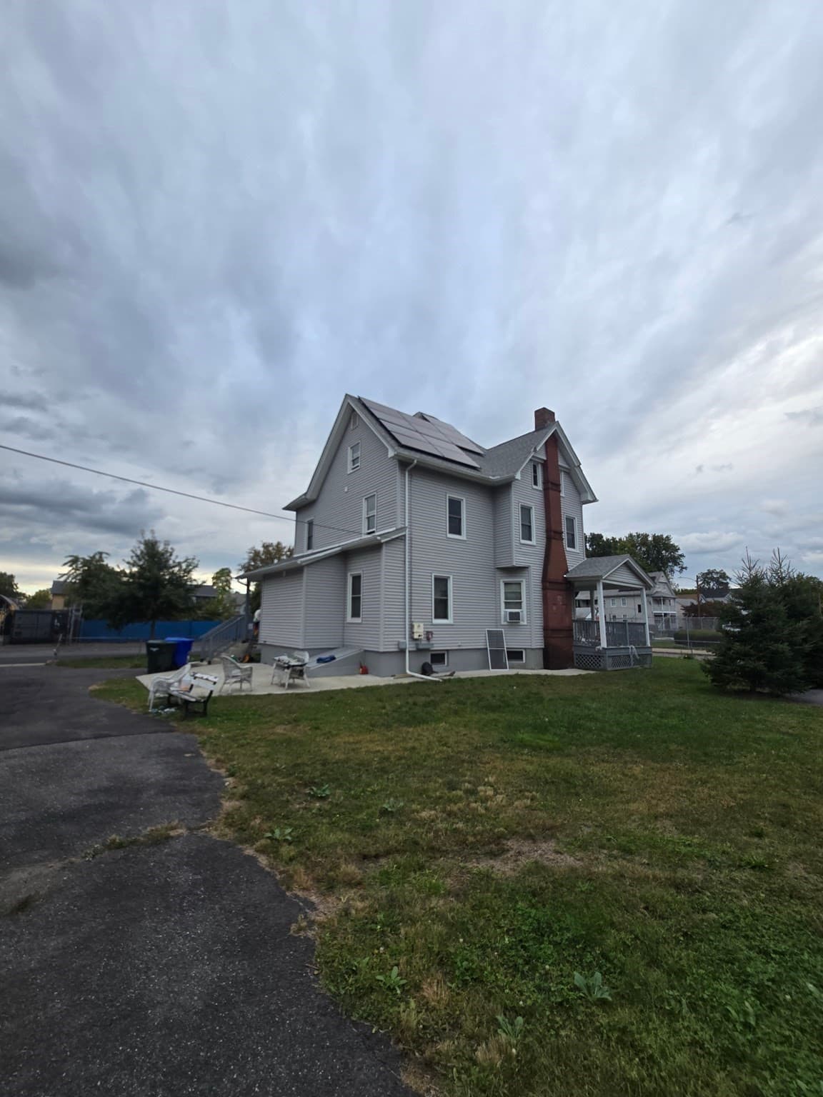 Single Family Residence at 246 Walnut St, Springfield MA 01105, Springfield, photo 4 of 5