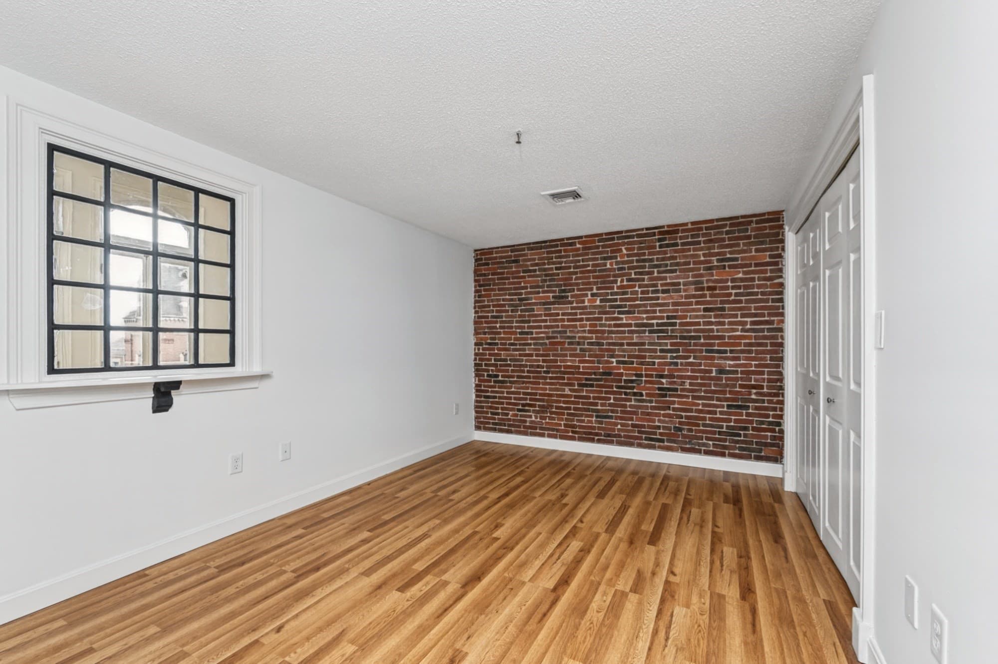 Condominium at 219 Central St # 3A, Lowell MA 01852, Lowell, photo 12 of 31