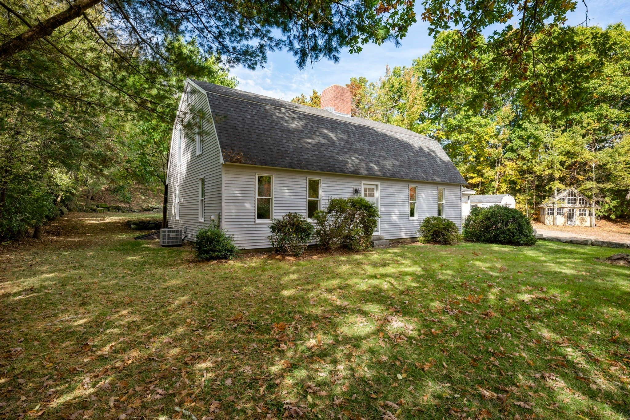 84 Elm St, Blackstone MA 01504