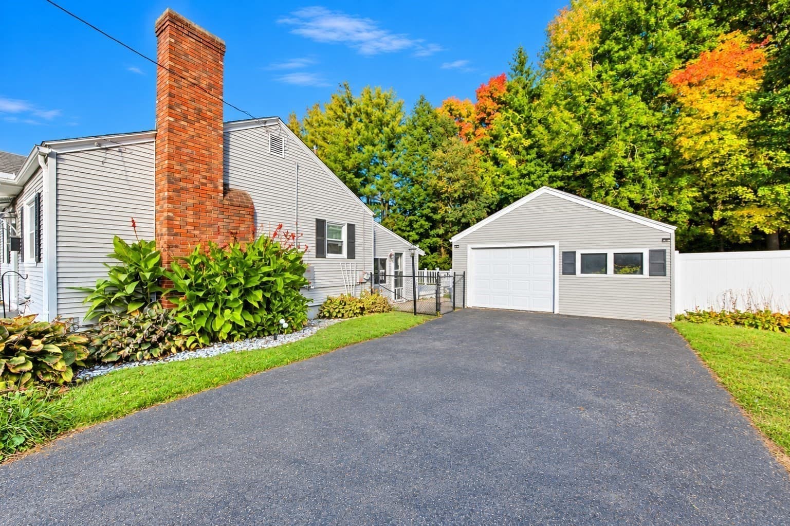 Single Family Residence at 11 Anne St, East Longmeadow MA 01028, East Longmeadow, photo 2 of 29