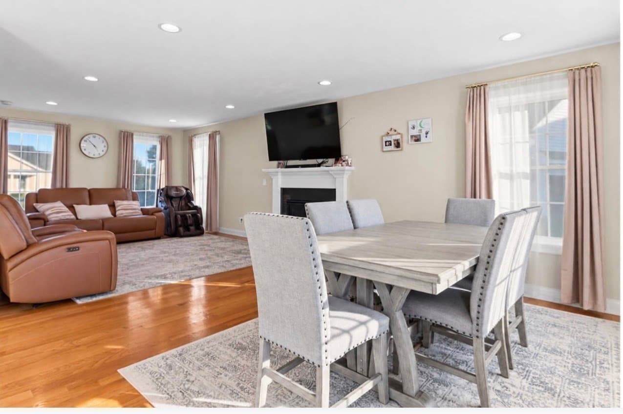Single Family Residence at 8 Lannister Ln, Seekonk MA 02771, Seekonk, photo 8 of 35