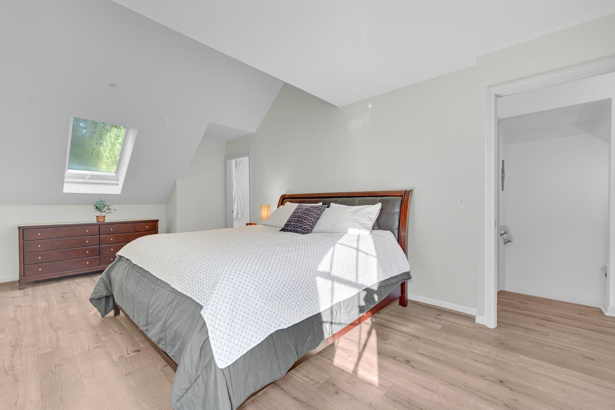 Condominium at 34 Brookdale Circle # 34, Shrewsbury MA 01545, Shrewsbury, photo 17 of 42