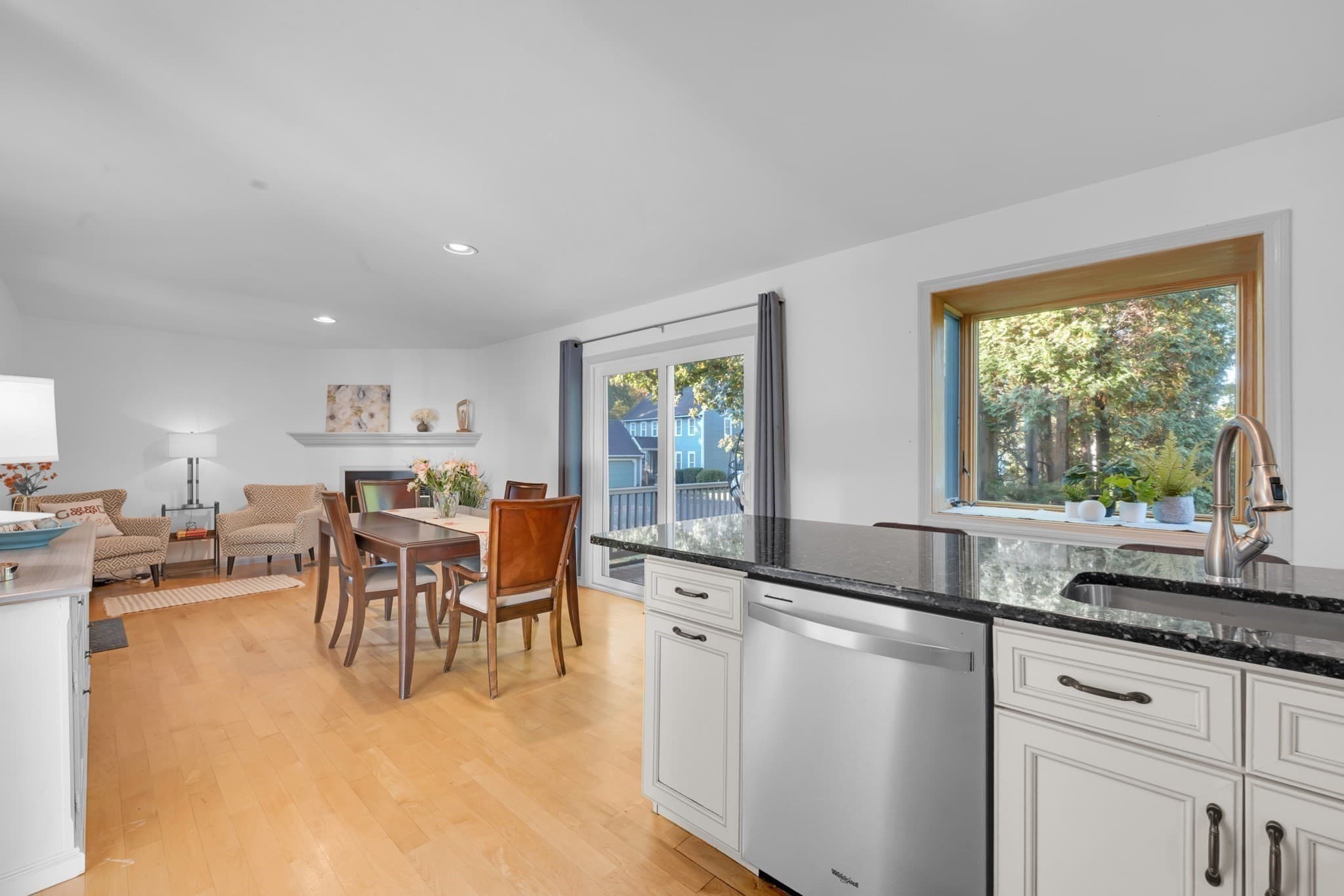 Condominium at 34 Brookdale Circle # 34, Shrewsbury MA 01545, Shrewsbury, photo 7 of 42