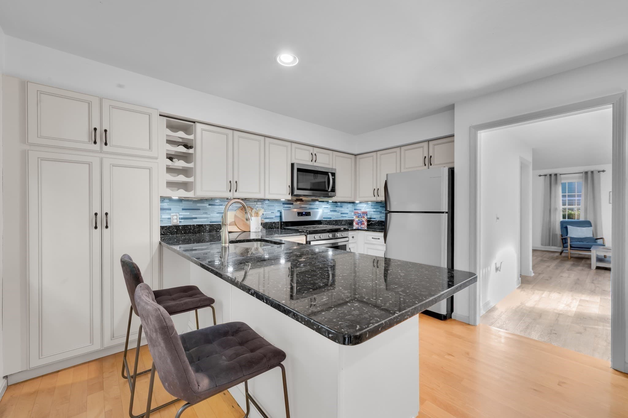 Condominium at 34 Brookdale Circle # 34, Shrewsbury MA 01545, Shrewsbury, photo 10 of 42