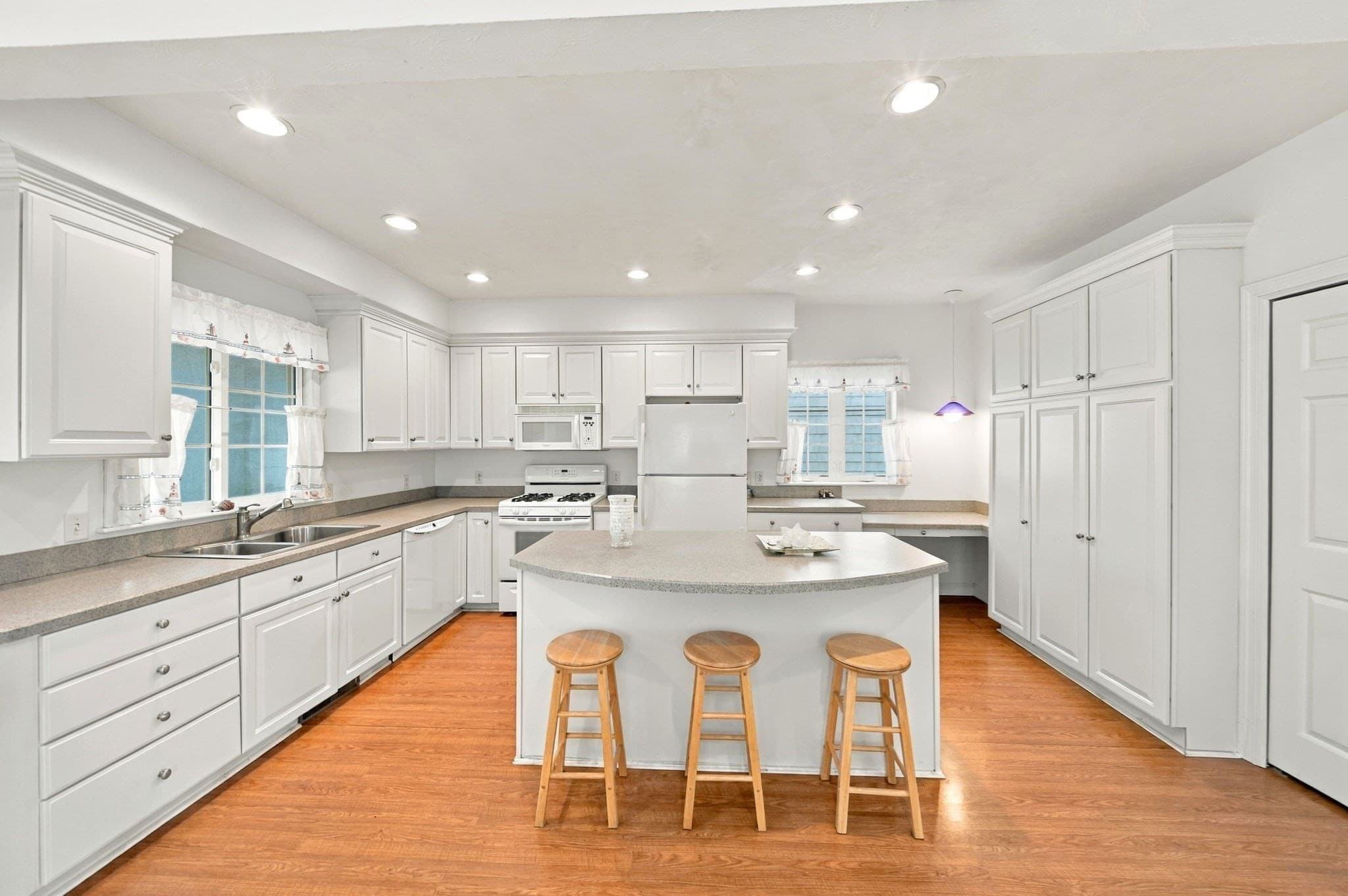 Single Family Residence at 125 Atlantic Ave, Salisbury MA 01952, Salisbury, photo 13 of 40
