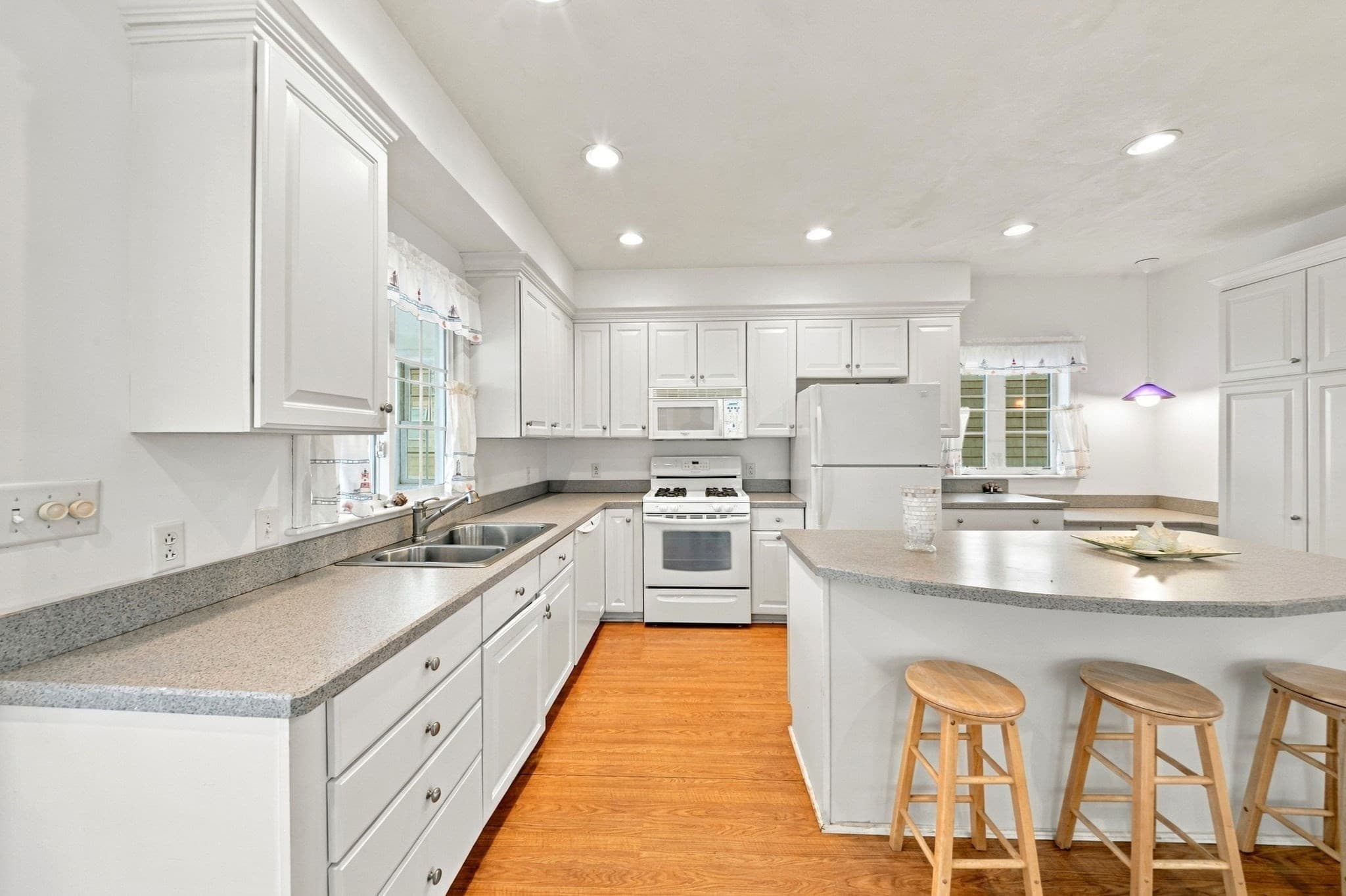 Single Family Residence at 125 Atlantic Ave, Salisbury MA 01952, Salisbury, photo 10 of 40