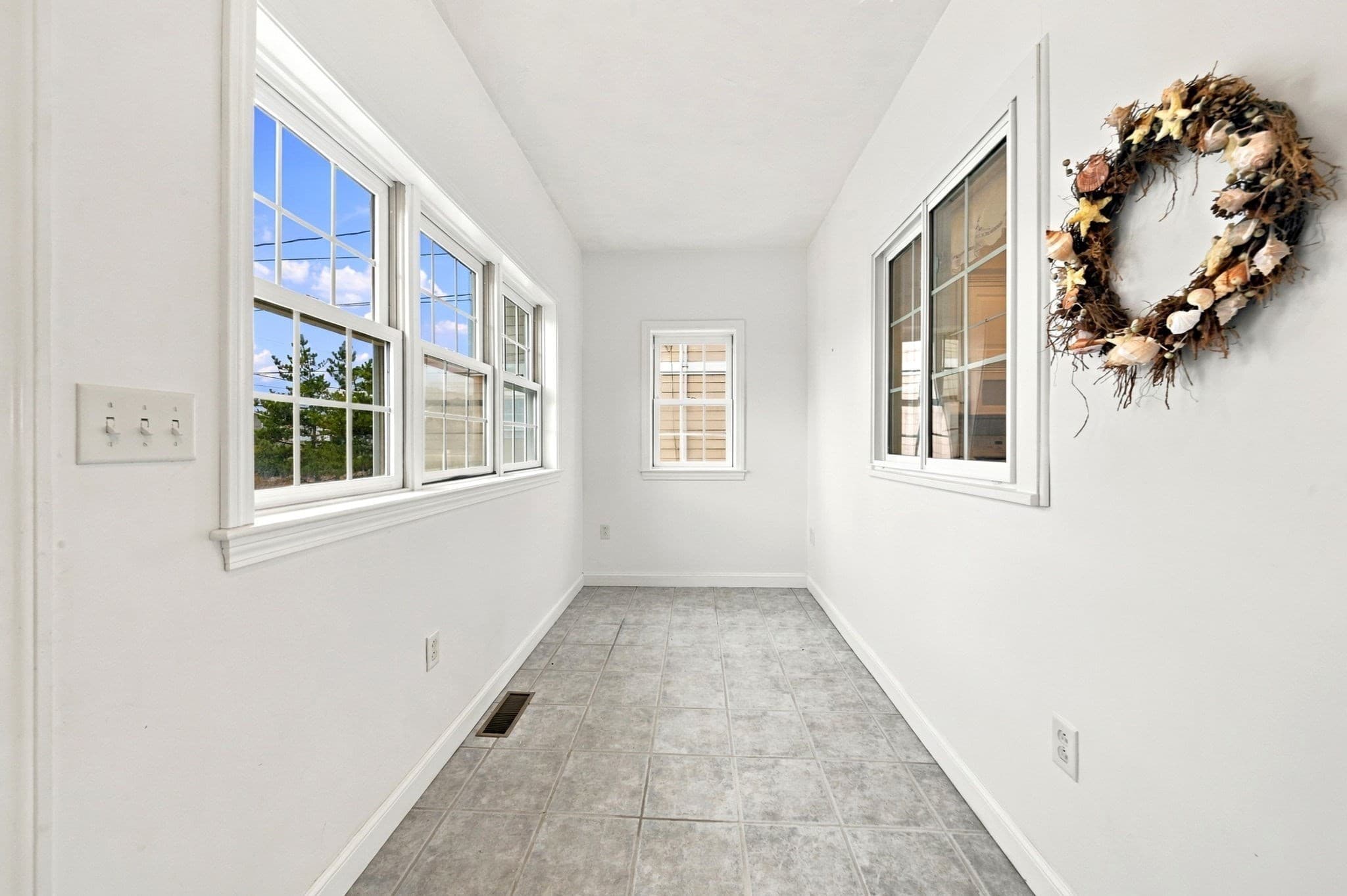 Single Family Residence at 125 Atlantic Ave, Salisbury MA 01952, Salisbury, photo 8 of 40