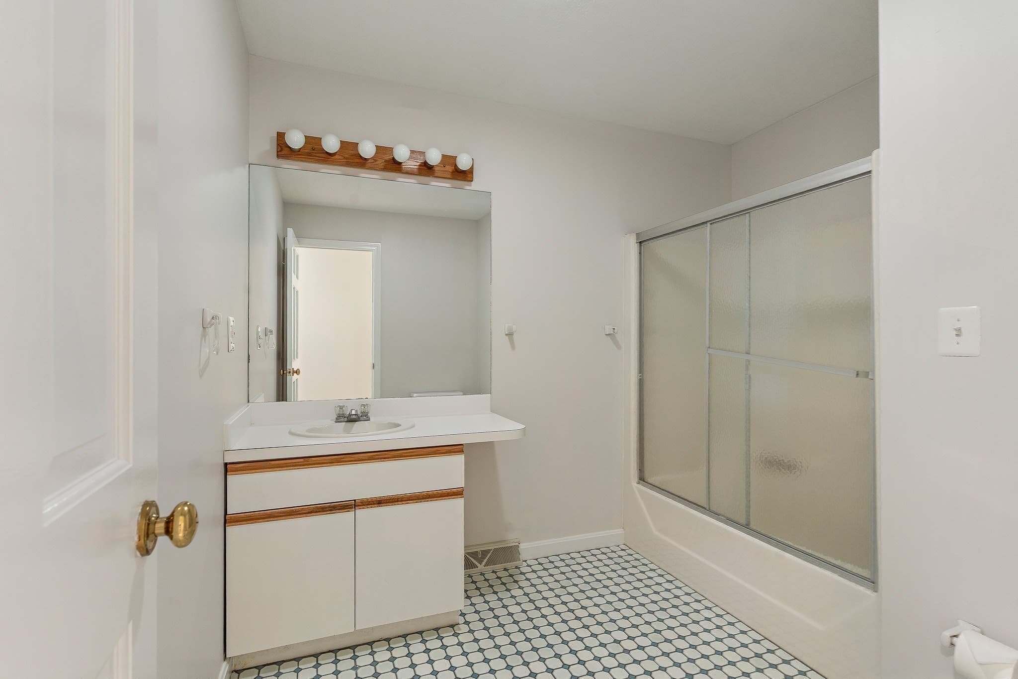 Condominium at 1005 Sherwood Forest Lane # 1005, Saugus MA 01906, Saugus, photo 22 of 34