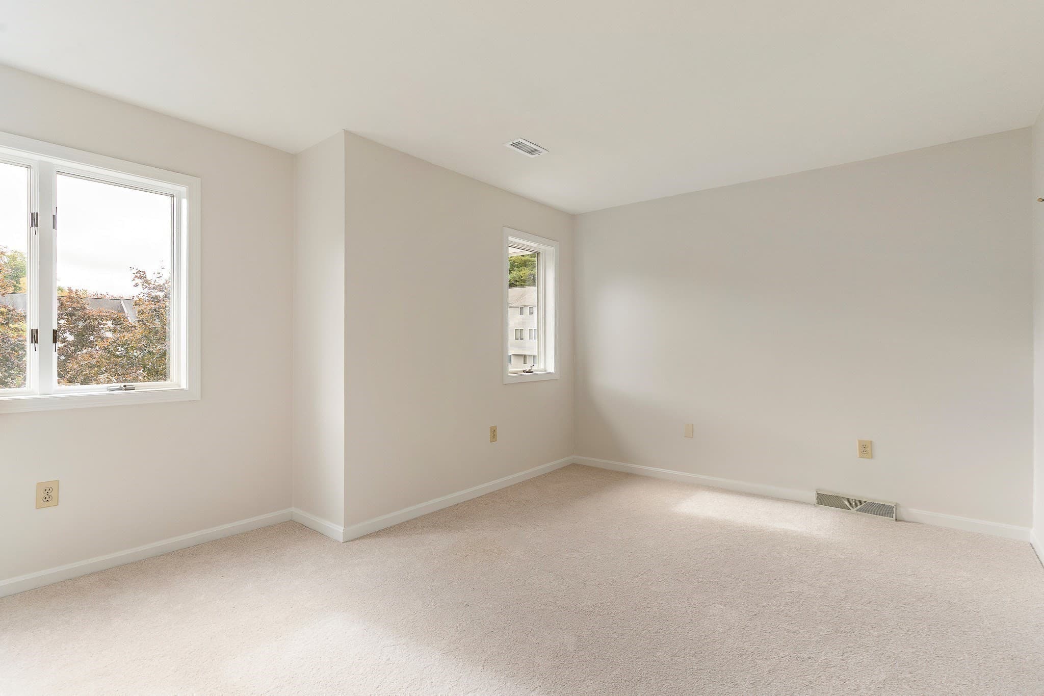 Condominium at 1005 Sherwood Forest Lane # 1005, Saugus MA 01906, Saugus, photo 10 of 34