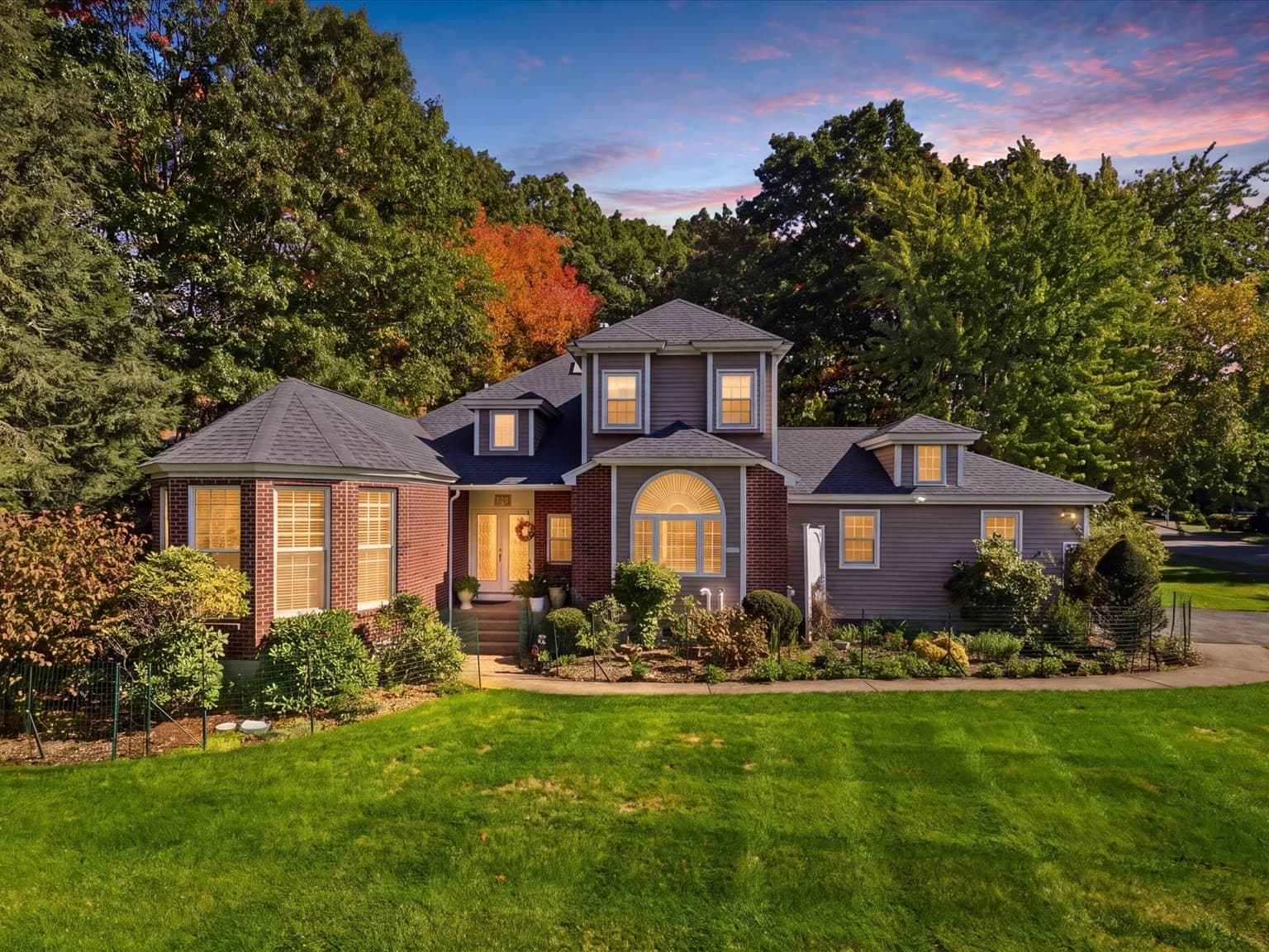 12 King Philip Rd, Sharon MA 02067
