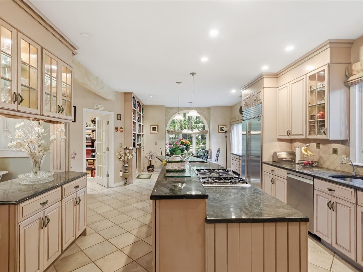 Single Family Residence at 12 King Philip Rd, Sharon MA 02067, Sharon, photo 11 of 41