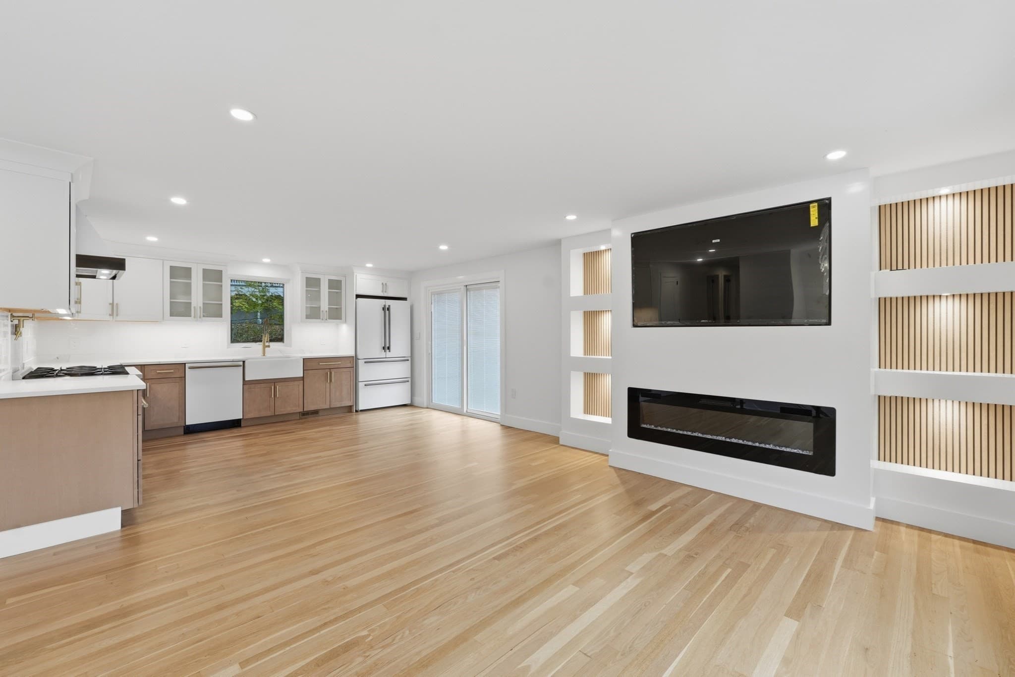 Single Family Residence at 66 Ontario Dr, Hudson MA 01749, photo 9 of 42