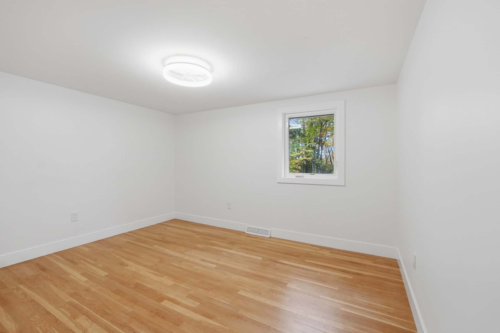 Single Family Residence at 66 Ontario Dr, Hudson MA 01749, photo 15 of 42