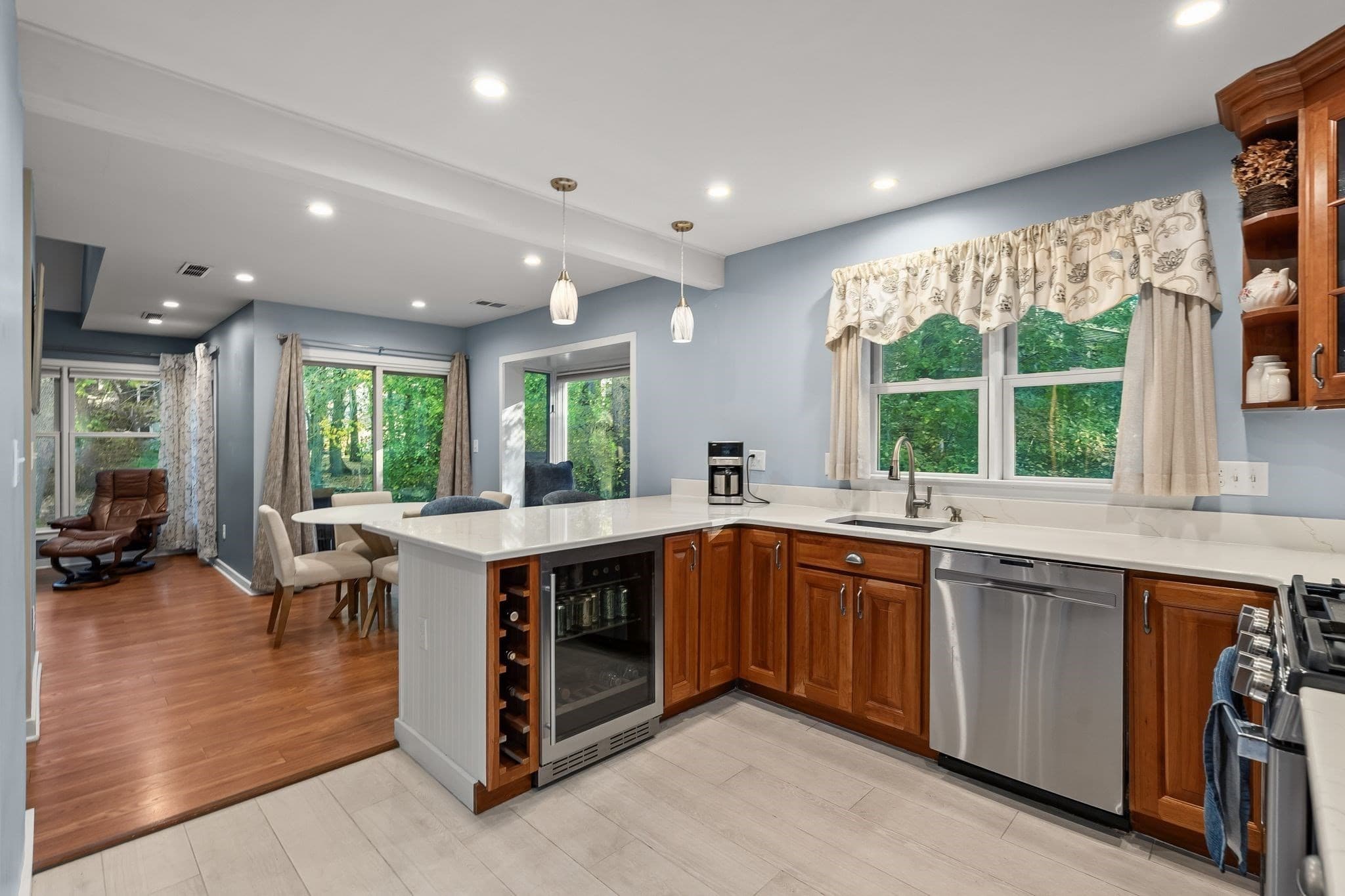 Condominium at 16 Holly Ct # 16, Rockland MA 02370, photo 6 of 37