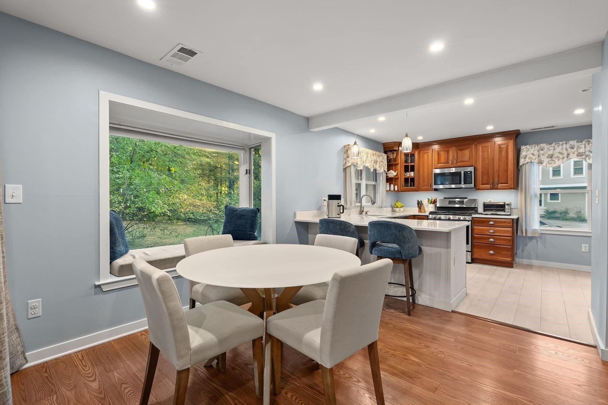 Condominium at 16 Holly Ct # 16, Rockland MA 02370, photo 4 of 37