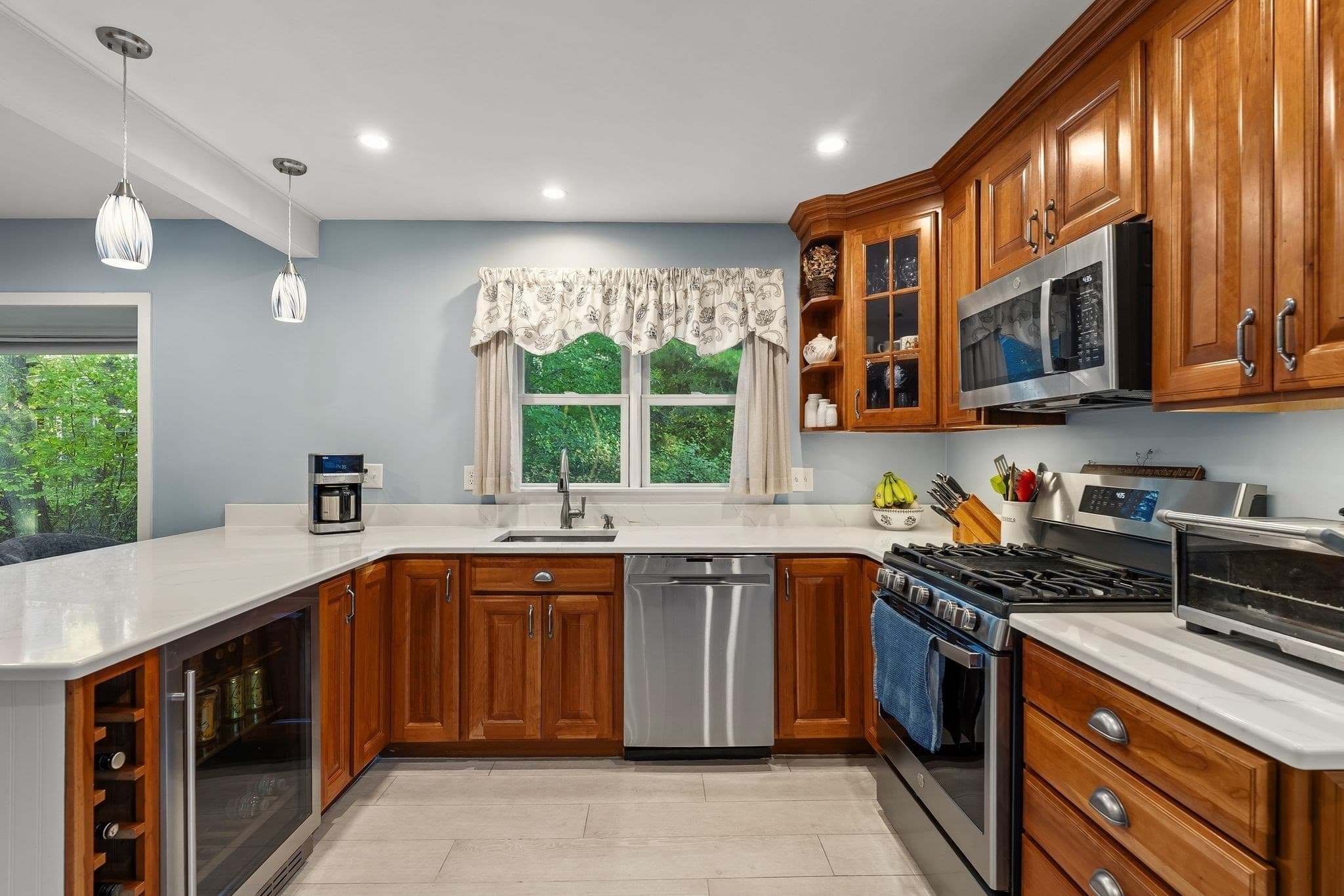 Condominium at 16 Holly Ct # 16, Rockland MA 02370, photo 8 of 37