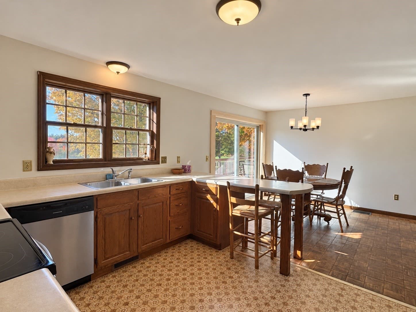 Single Family Residence at 274 Barton Road, Greenfield MA 01301, Greenfield, photo 6 of 25