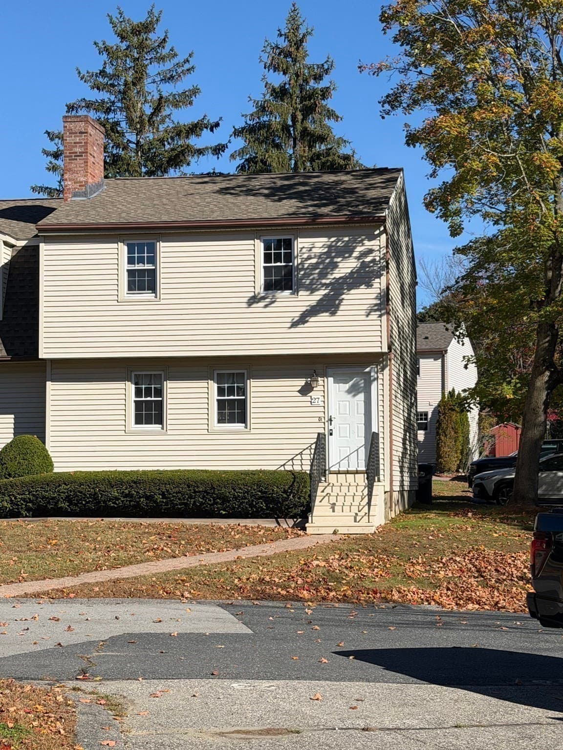 27 Tiffany Cir # 27, Millbury MA 01527