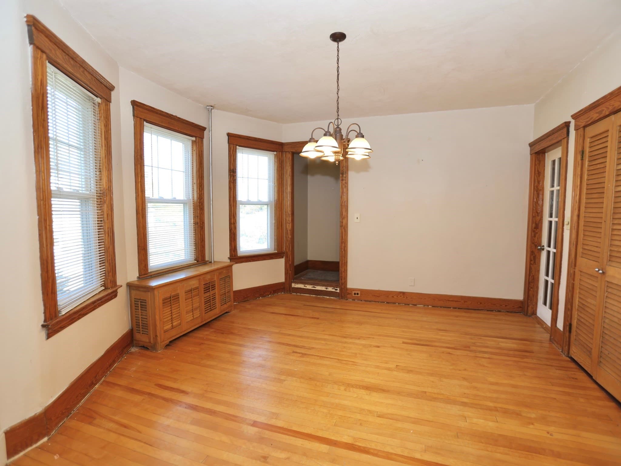 Single Family Residence at 46 Barrett Ave, Worcester MA 01605, photo 7 of 19