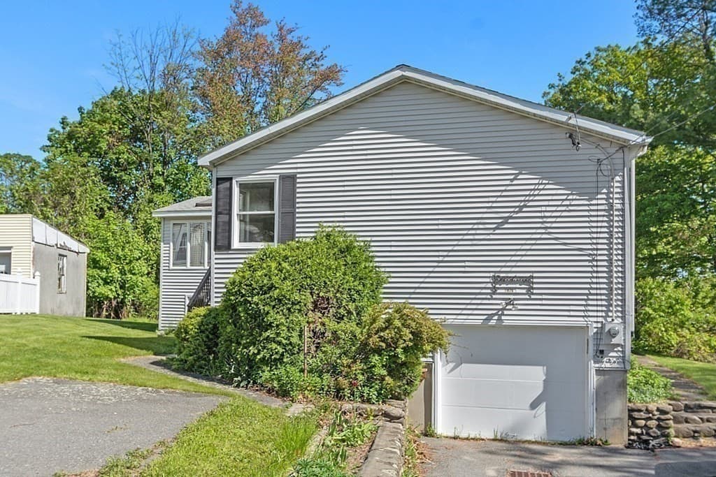 Single Family Residence at 1476 Main St, Leominster MA 01453, photo 2 of 9