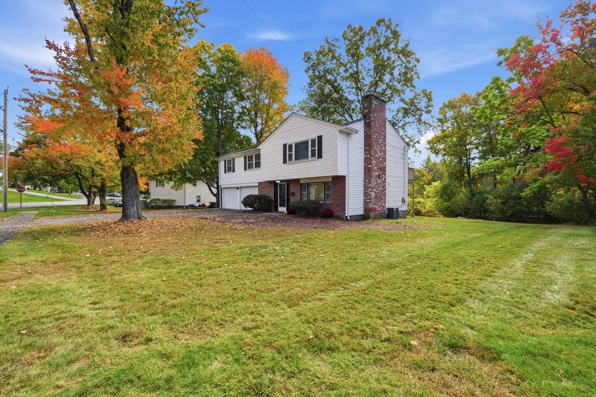 Single Family Residence at 4 Angelica Dr., Framingham MA 01701, Framingham, photo 3 of 42